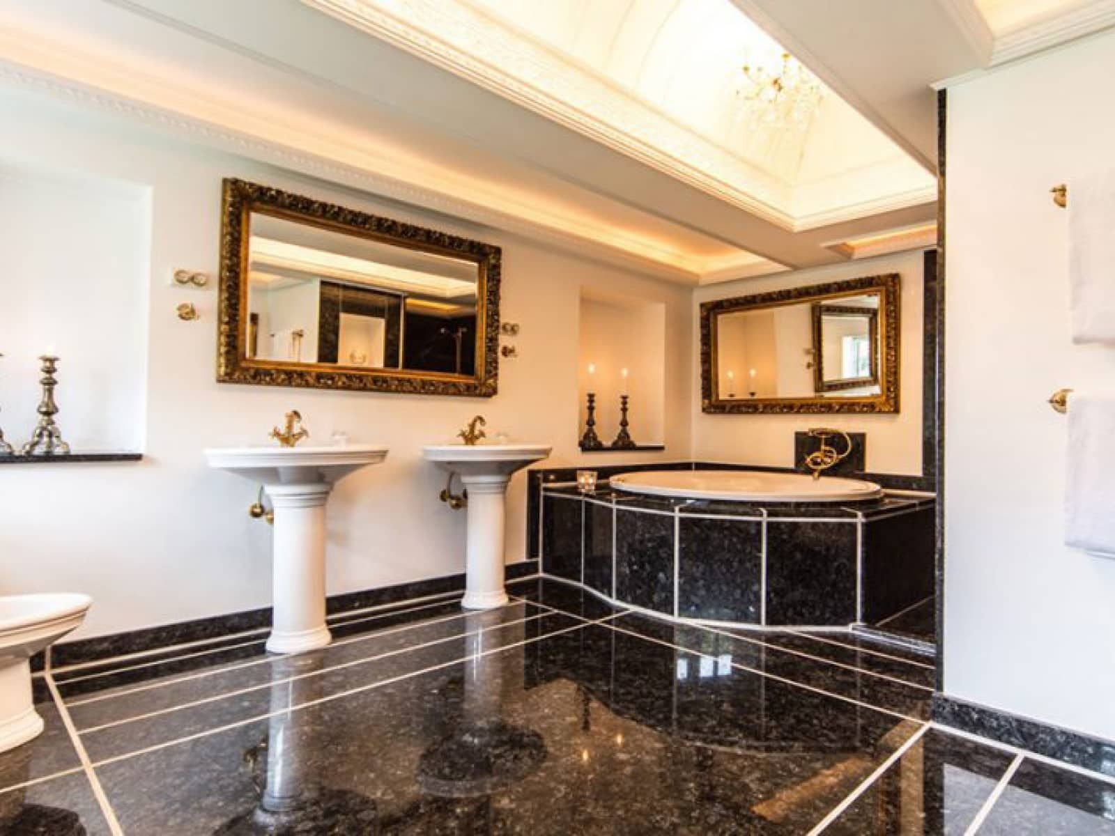 Præsident-suite m. jacuzzi på Skrøvelev Gods