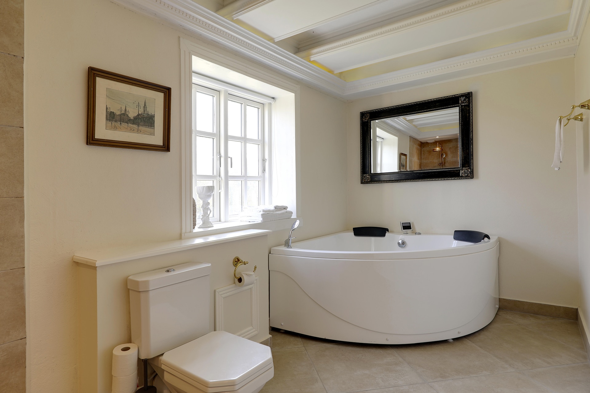 Standard-Suite mit Jacuzzi på Skrøvelev Gods