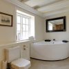 Standard-Suite mit Jacuzzi på Skrøvelev Gods