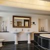 Präsidentensuite mit Jacuzzi på Skrøvelev Gods
